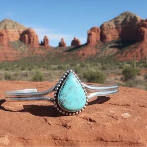 Southwest Artisan Made Genuine Kingman Turquoise & Sterling Silver Cuff